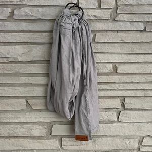 Gray wild bird ring sling